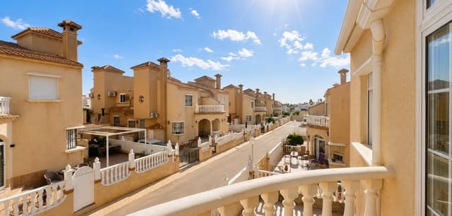 2 makuuhuone Omakotitalo myytävänä paikassa Playa Flamenca, Orihuela mukana uima-altaan - 199 500 € (Ref: 10022893)