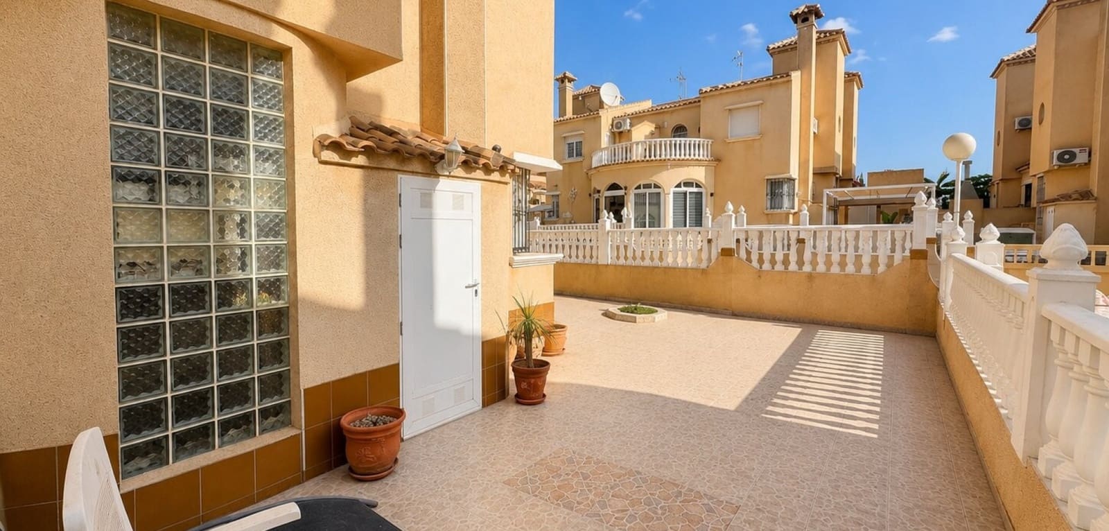 2 makuuhuone Omakotitalo myytävänä paikassa Playa Flamenca mukana uima-altaan - 199 500 € (Ref: 10022893)
