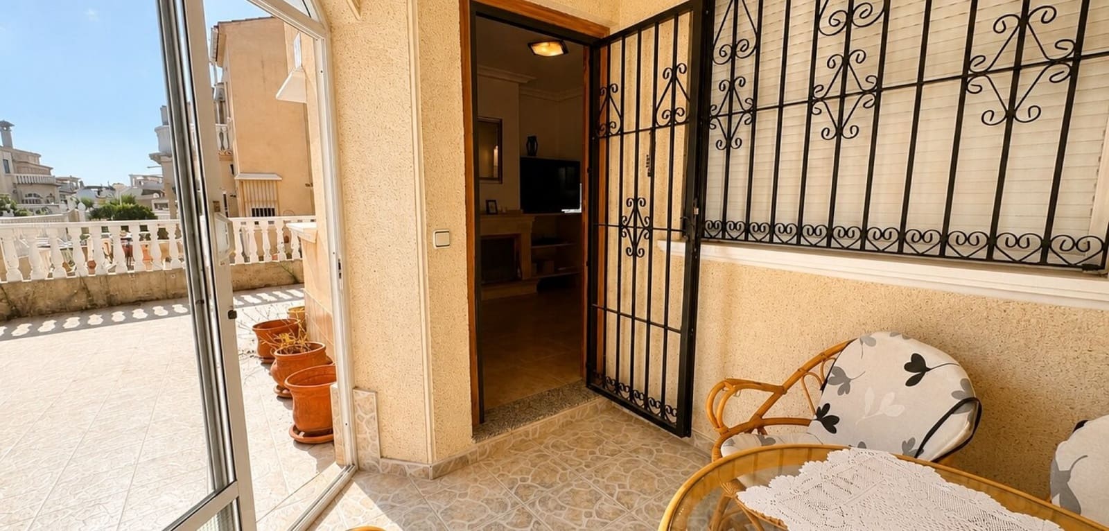 2 makuuhuone Omakotitalo myytävänä paikassa Playa Flamenca mukana uima-altaan - 199 500 € (Ref: 10022893)