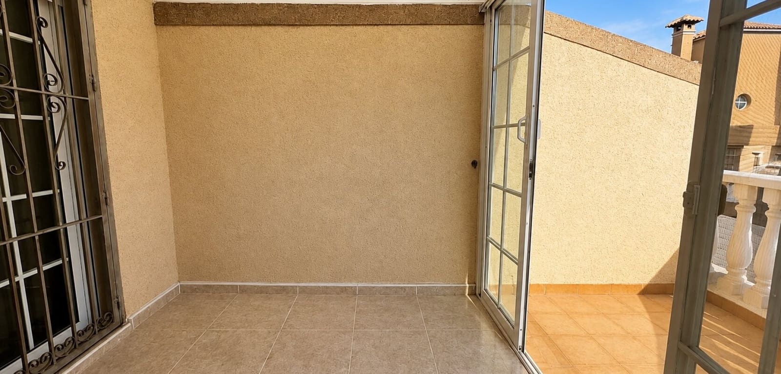 2 makuuhuone Omakotitalo myytävänä paikassa Playa Flamenca mukana uima-altaan - 199 500 € (Ref: 10022893)