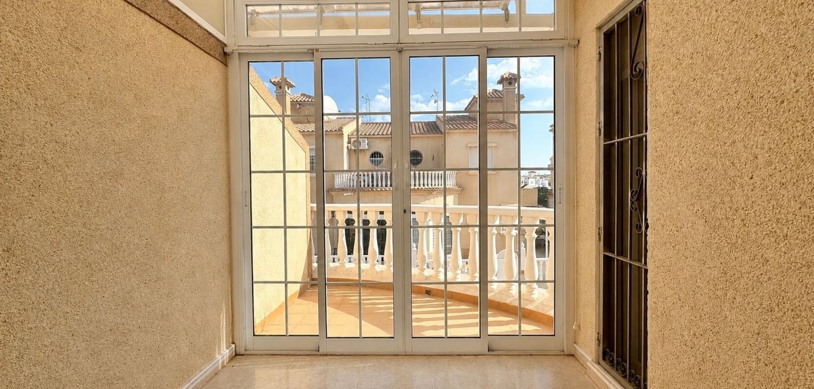 2 makuuhuone Omakotitalo myytävänä paikassa Playa Flamenca mukana uima-altaan - 199 500 € (Ref: 10022893)