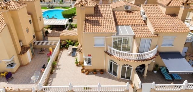 2 makuuhuone Omakotitalo myytävänä paikassa Playa Flamenca, Orihuela mukana uima-altaan - 199 500 € (Ref: 10022893)