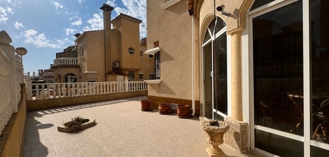 2 makuuhuone Omakotitalo myytävänä paikassa Playa Flamenca, Orihuela mukana uima-altaan - 199 500 € (Ref: 10022893)