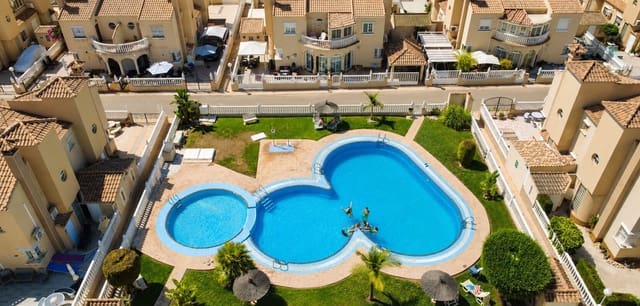 2 makuuhuone Omakotitalo myytävänä paikassa Playa Flamenca, Orihuela mukana uima-altaan - 199 500 € (Ref: 10022893)