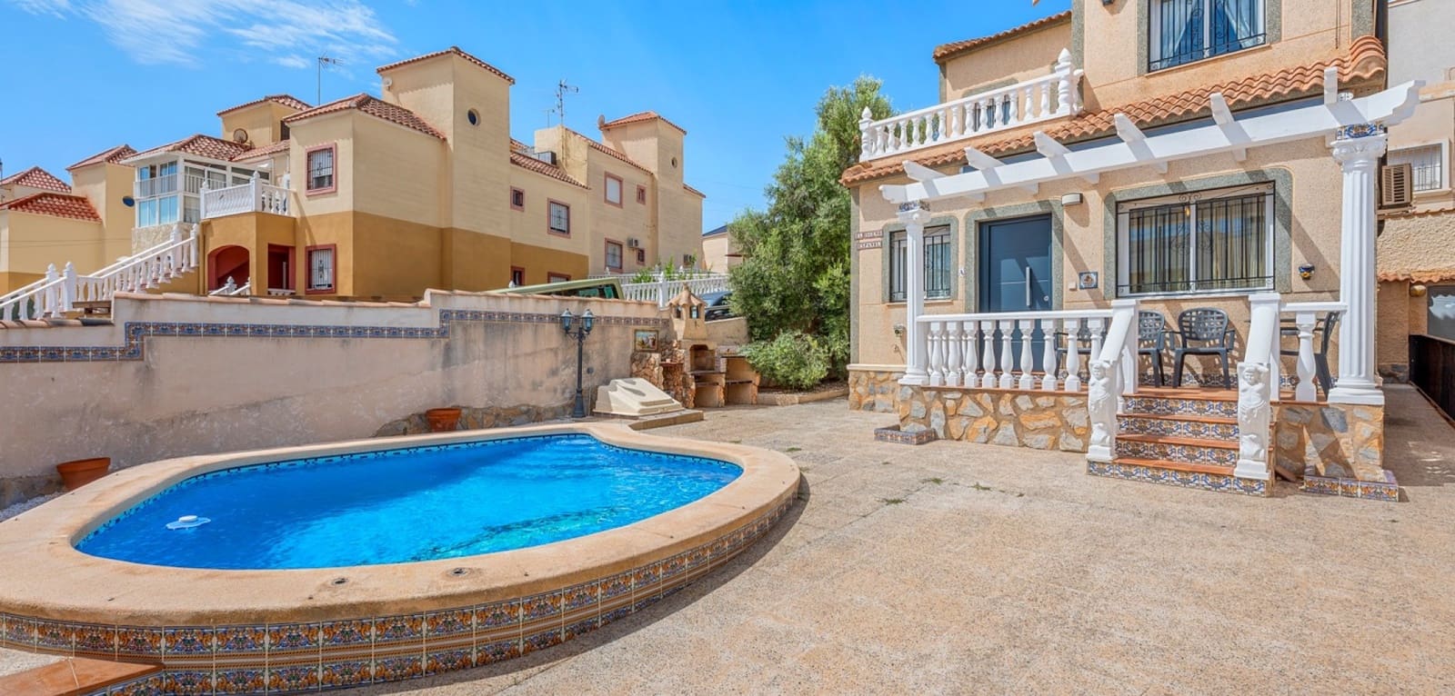 3 camera da letto Villa in vendita in Villamartin con piscina - 229.000 € (Rif: 10024451)