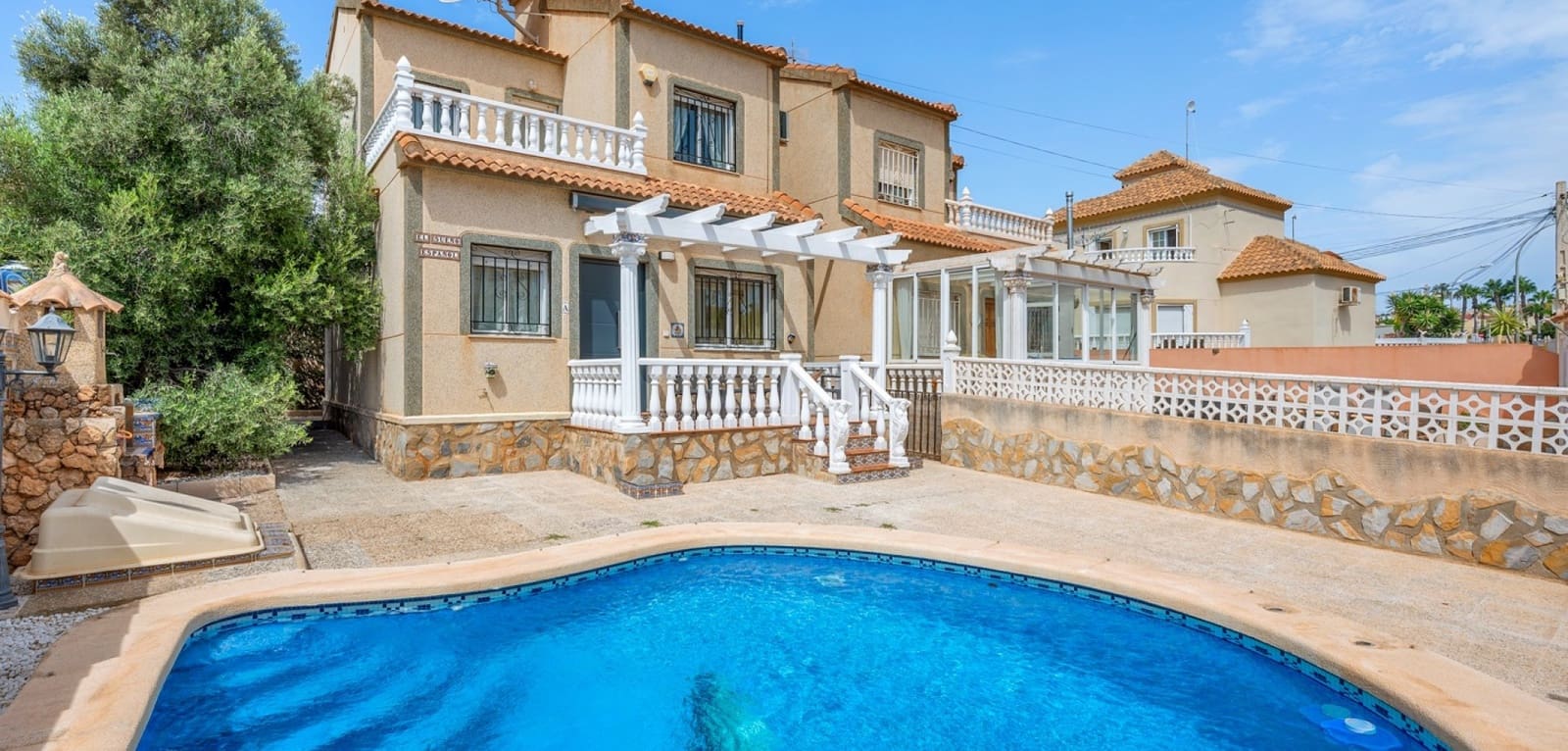 3 camera da letto Villa in vendita in Villamartin con piscina - 229.000 € (Rif: 10024451)