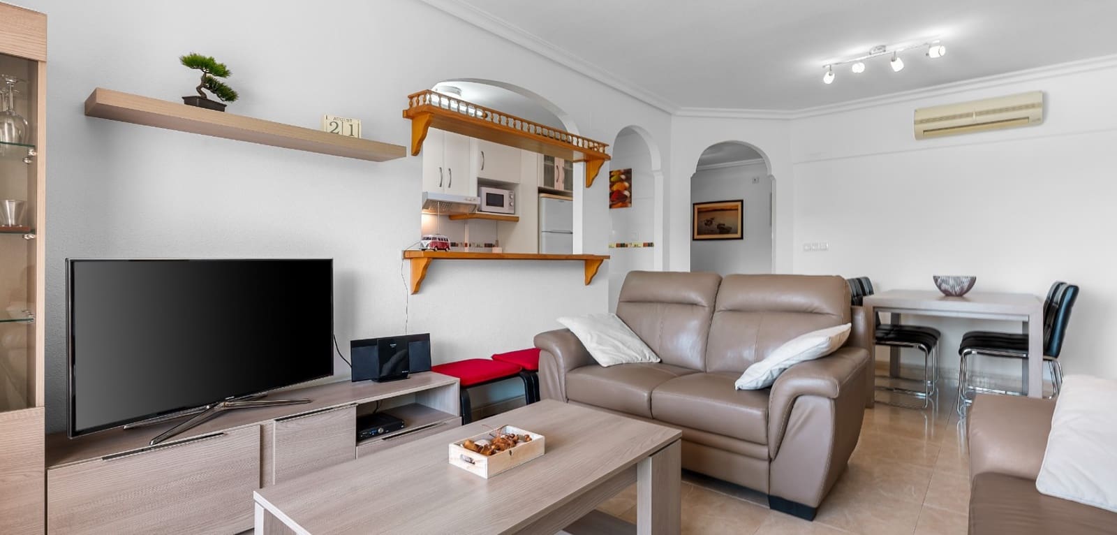 Apartamento de 2 habitaciones en Playa Flamenca en venta con piscina - 215.000 € (Ref: 10035636)