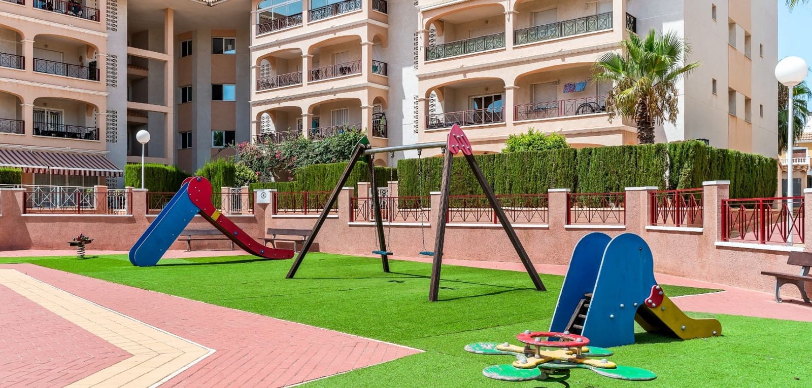 Apartamento de 2 habitaciones en Playa Flamenca en venta con piscina - 215.000 € (Ref: 10035636)