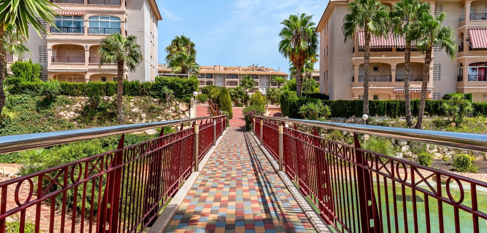 Apartamento de 2 habitaciones en Playa Flamenca en venta con piscina - 215.000 € (Ref: 10035636)