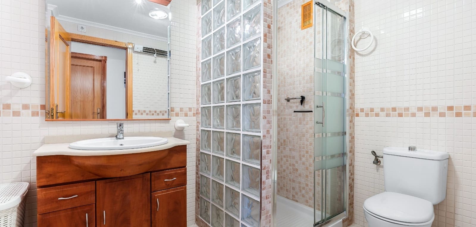 Apartamento de 2 habitaciones en Playa Flamenca en venta con piscina - 215.000 € (Ref: 10035636)
