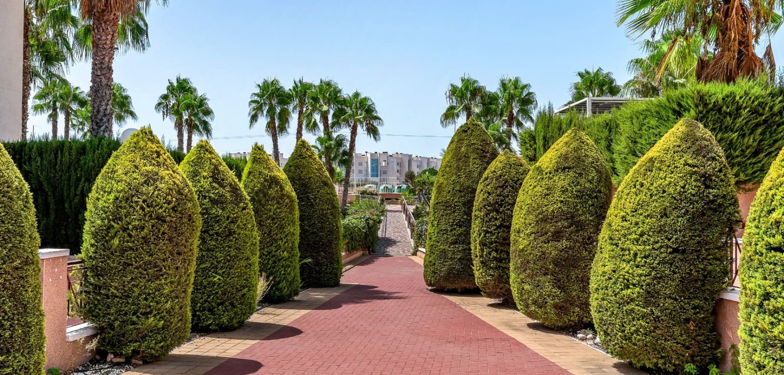 Apartamento de 2 habitaciones en Playa Flamenca en venta con piscina - 215.000 € (Ref: 10035636)
