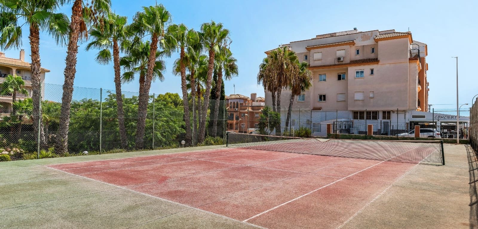 Apartamento de 2 habitaciones en Playa Flamenca en venta con piscina - 215.000 € (Ref: 10035636)