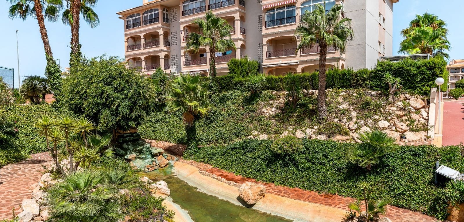 Apartamento de 2 habitaciones en Playa Flamenca en venta con piscina - 215.000 € (Ref: 10035636)