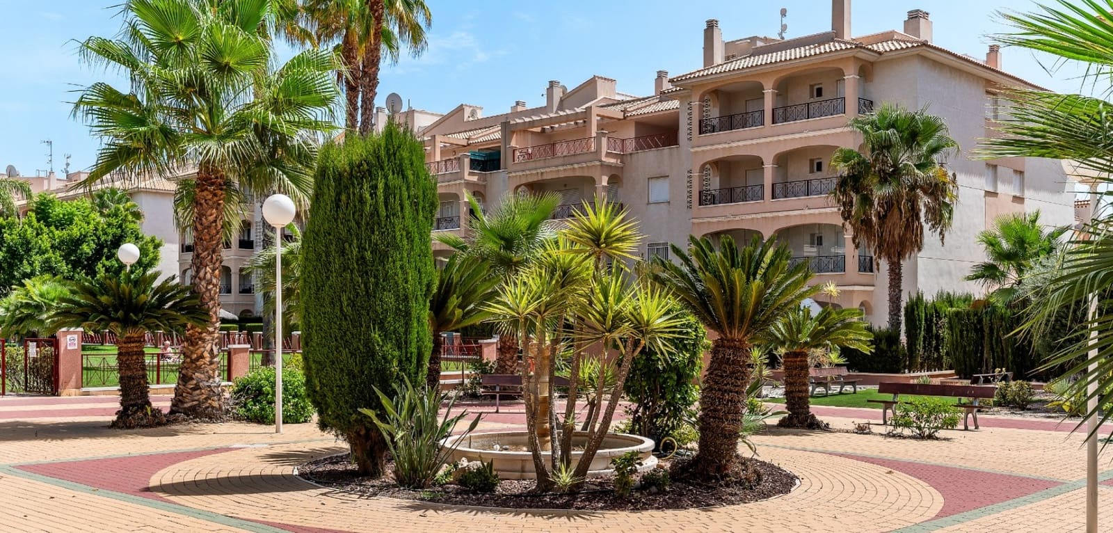 Apartamento de 2 habitaciones en Playa Flamenca en venta con piscina - 215.000 € (Ref: 10035636)