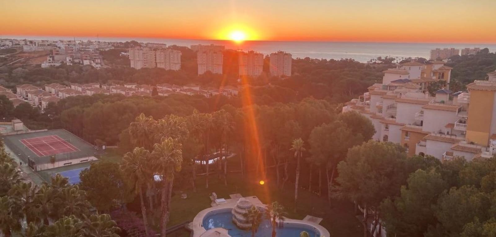 2 soveværelse Lejlighed til salg i Dehesa de Campoamor med swimmingpool - € 199.000 (Ref: 10039047)