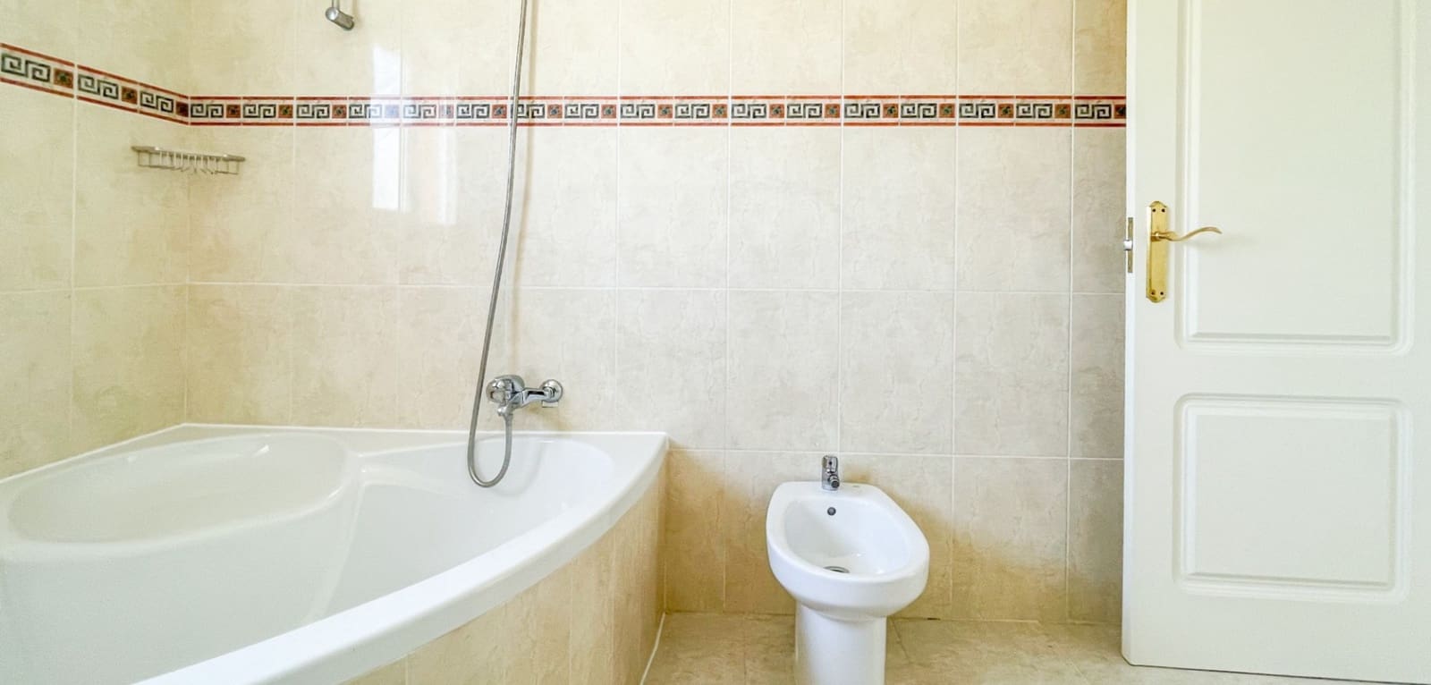 3 bedroom Townhouse for sale in Dona Pepa with pool - € 229,000 (Ref: 10046357)