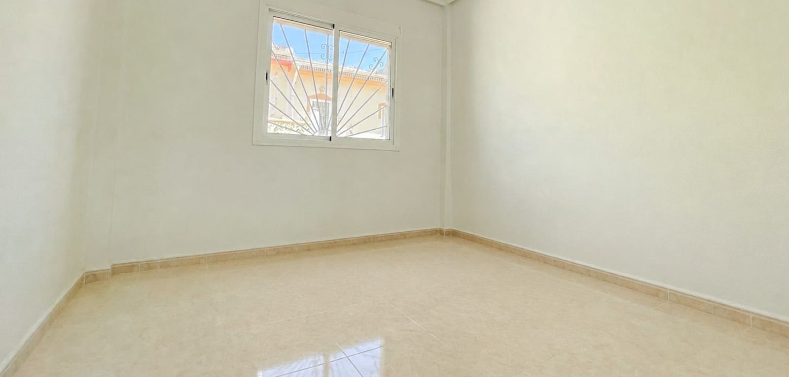 3 bedroom Townhouse for sale in Dona Pepa with pool - € 229,000 (Ref: 10046357)