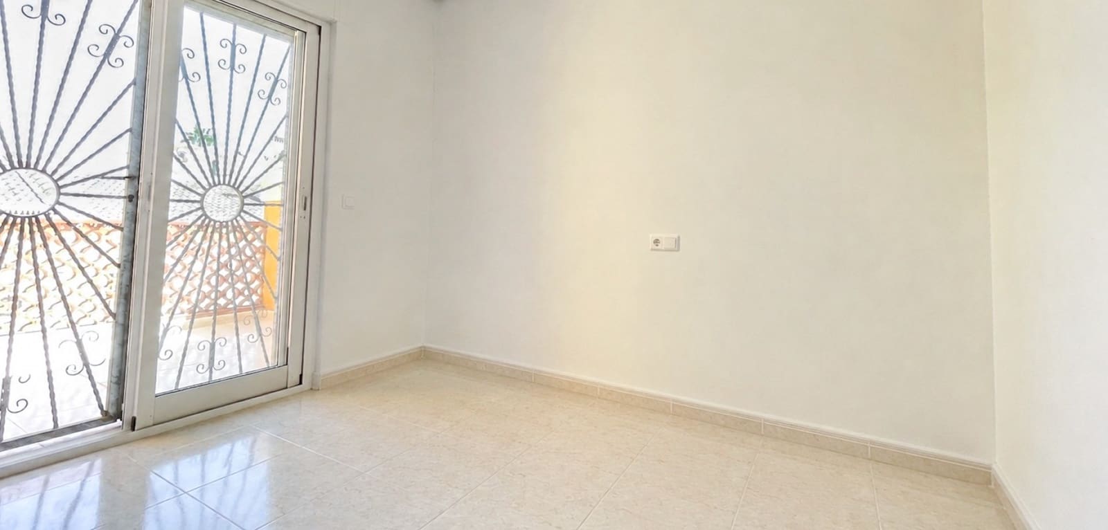 3 bedroom Townhouse for sale in Dona Pepa with pool - € 229,000 (Ref: 10046357)