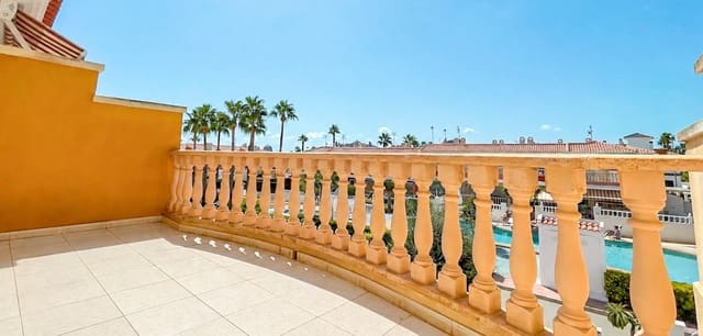3 bedroom Townhouse for sale in Doña Pepa, Rojales with pool - € 229,000 (Ref: 10046357)