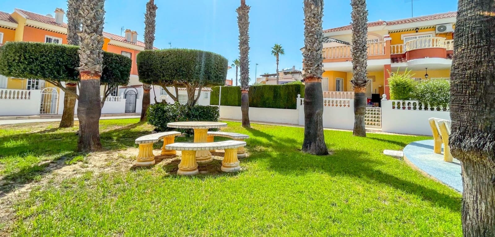 3 bedroom Townhouse for sale in Dona Pepa with pool - € 229,000 (Ref: 10046357)