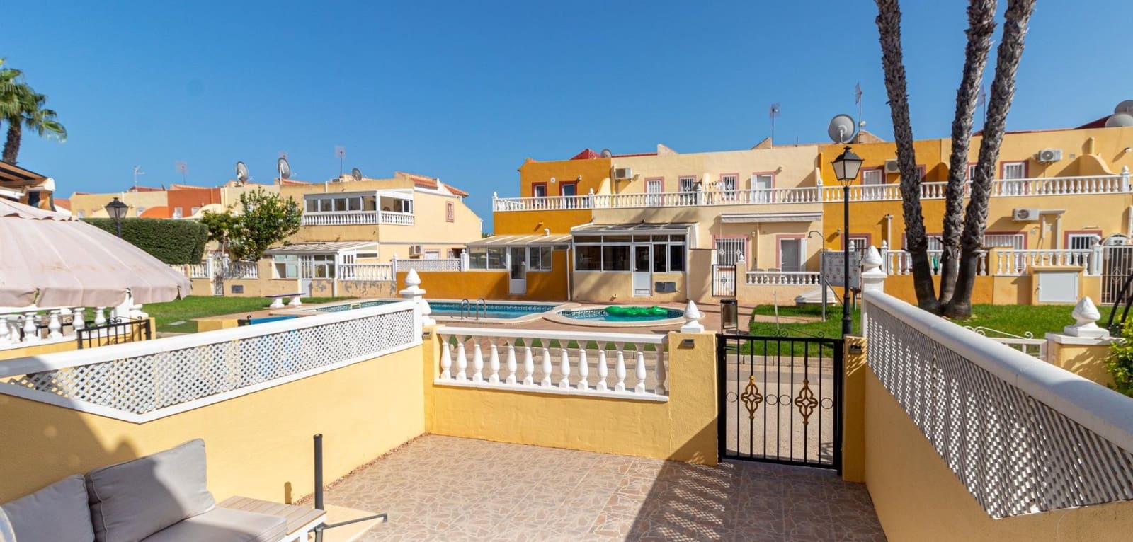 2 soveværelse Byhus til salg i Cabo Roig med swimmingpool - € 199.000 (Ref: 10051912)