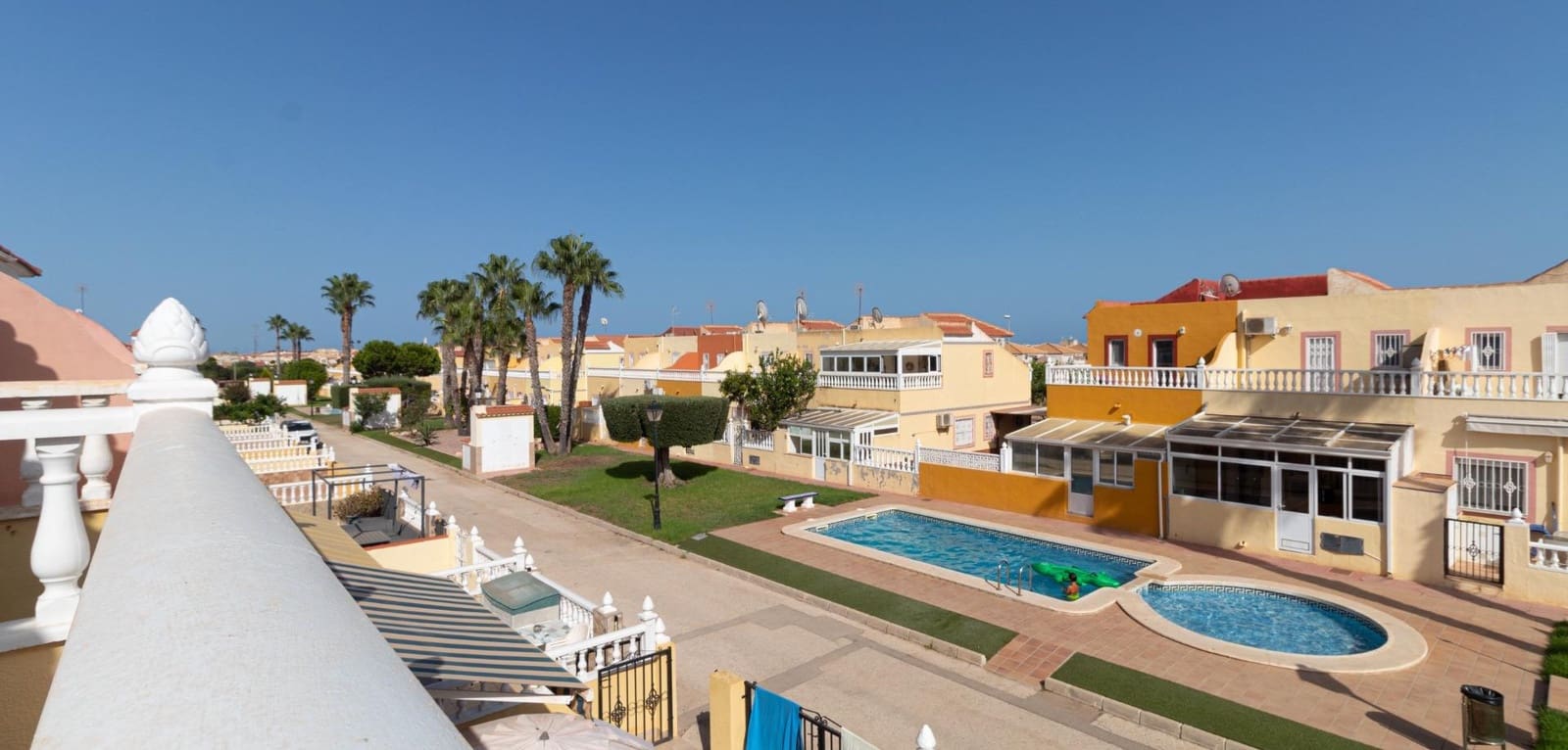 2 soveværelse Byhus til salg i Cabo Roig med swimmingpool - € 199.000 (Ref: 10051912)
