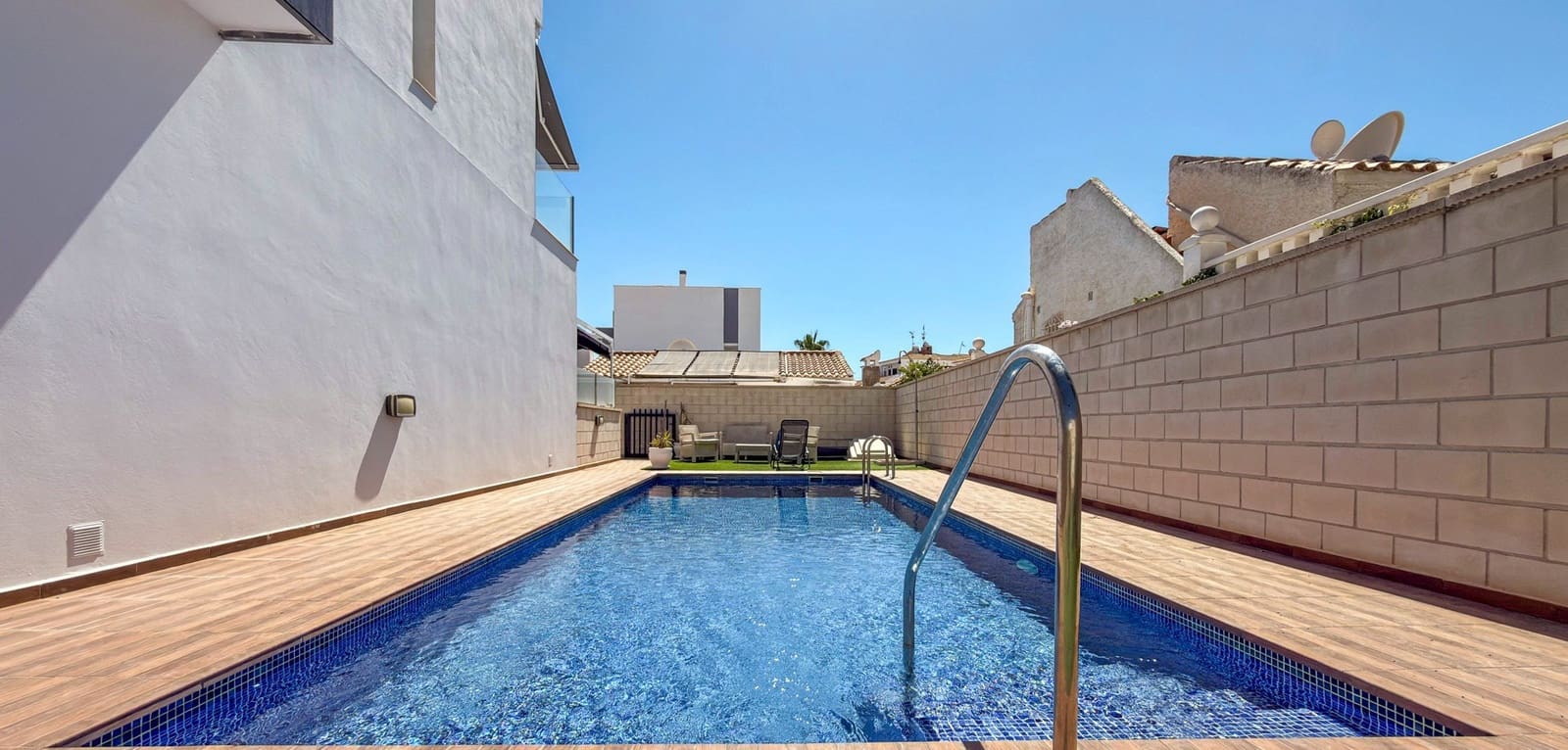 2 soveværelse Lejlighed til salg i Villamartin med swimmingpool - € 249.000 (Ref: 10057198)