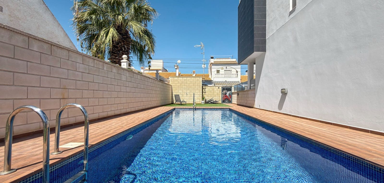 2 soveværelse Lejlighed til salg i Villamartin med swimmingpool - € 249.000 (Ref: 10057198)
