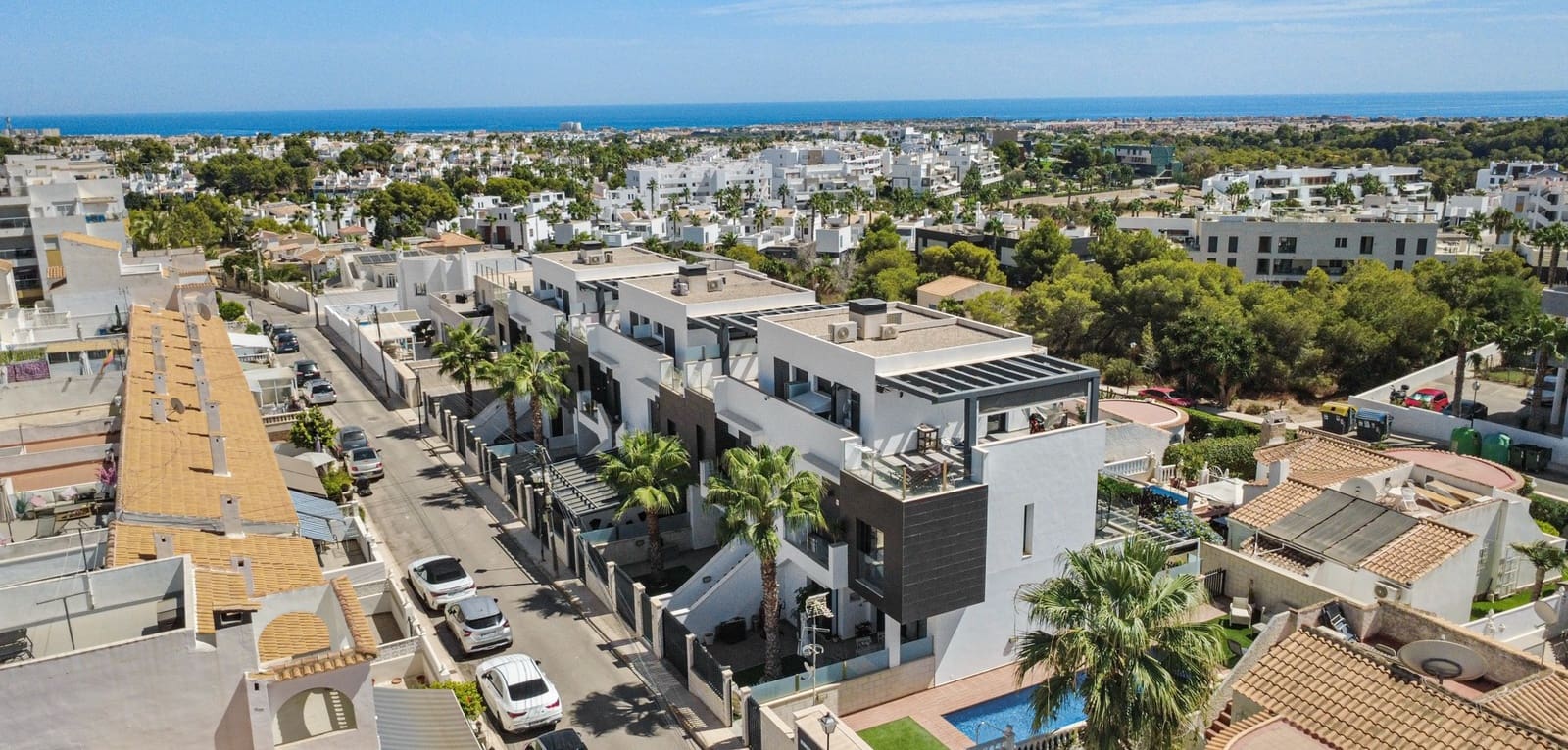 2 soveværelse Lejlighed til salg i Villamartin med swimmingpool - € 249.000 (Ref: 10057198)