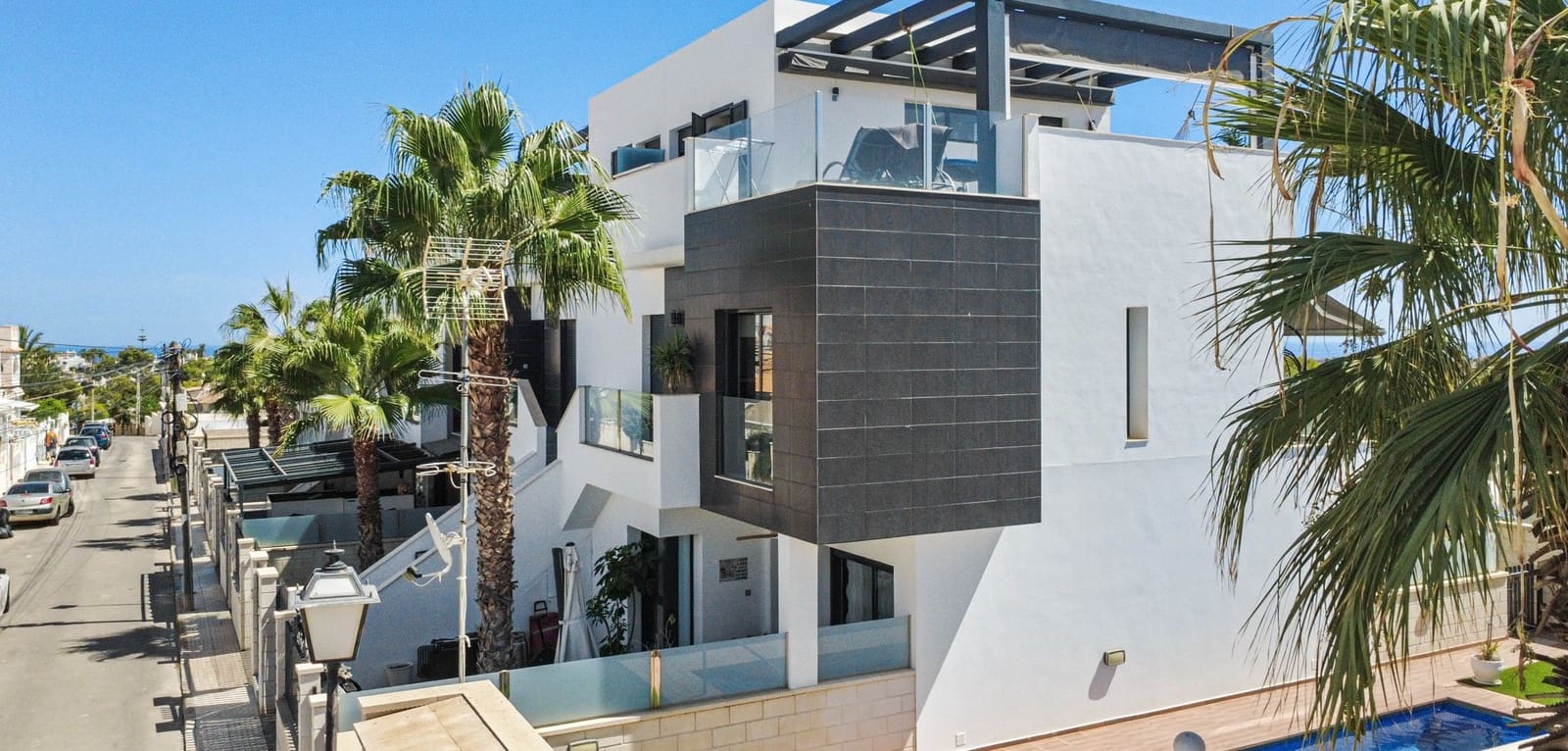 2 soveværelse Lejlighed til salg i Villamartin med swimmingpool - € 249.000 (Ref: 10057198)