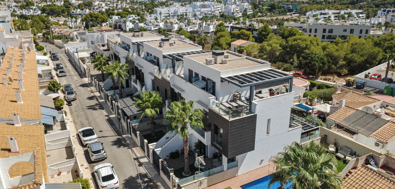 2 soveværelse Lejlighed til salg i Villamartin med swimmingpool - € 249.000 (Ref: 10057198)