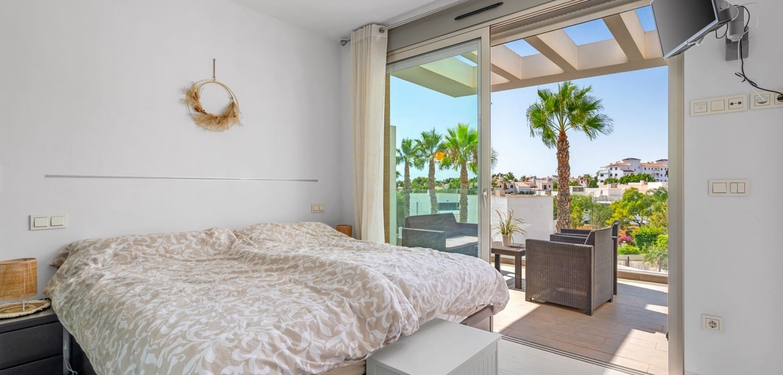 3 Zimmer Villa zu verkaufen in Villamartin mit Pool - 429.000 € (Ref: 10072870)