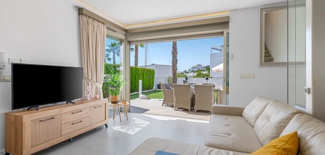 3 Zimmer Villa zu verkaufen in Villamartin, Orihuela mit Pool - 429.000 € (Ref: 10072870)