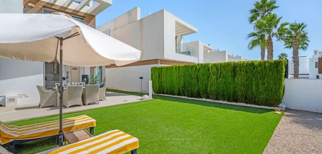 3 Zimmer Villa zu verkaufen in Villamartin, Orihuela mit Pool - 429.000 € (Ref: 10072870)