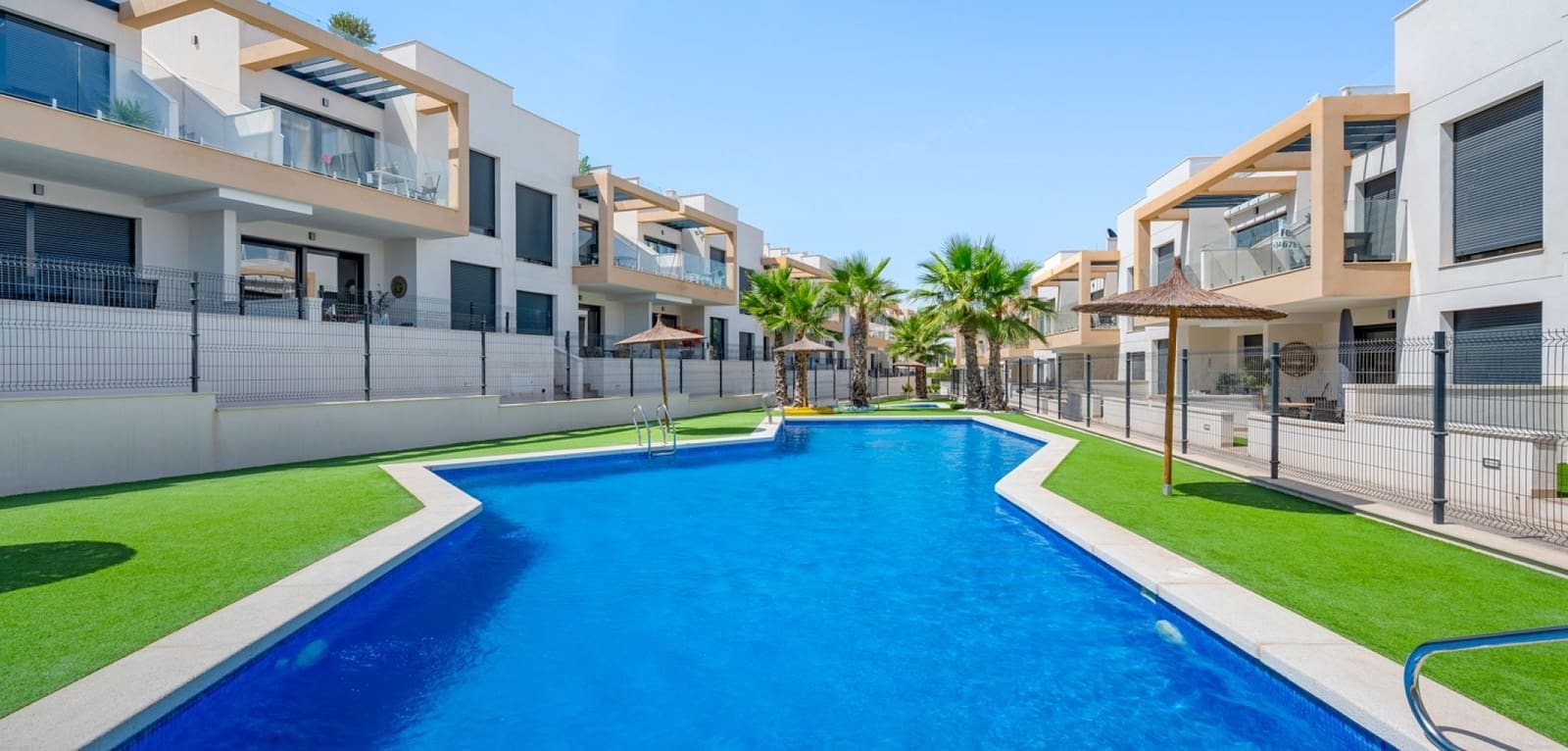 2 Zimmer Apartment zu verkaufen in Villamartin mit Pool - 279.000 € (Ref: 10072872)