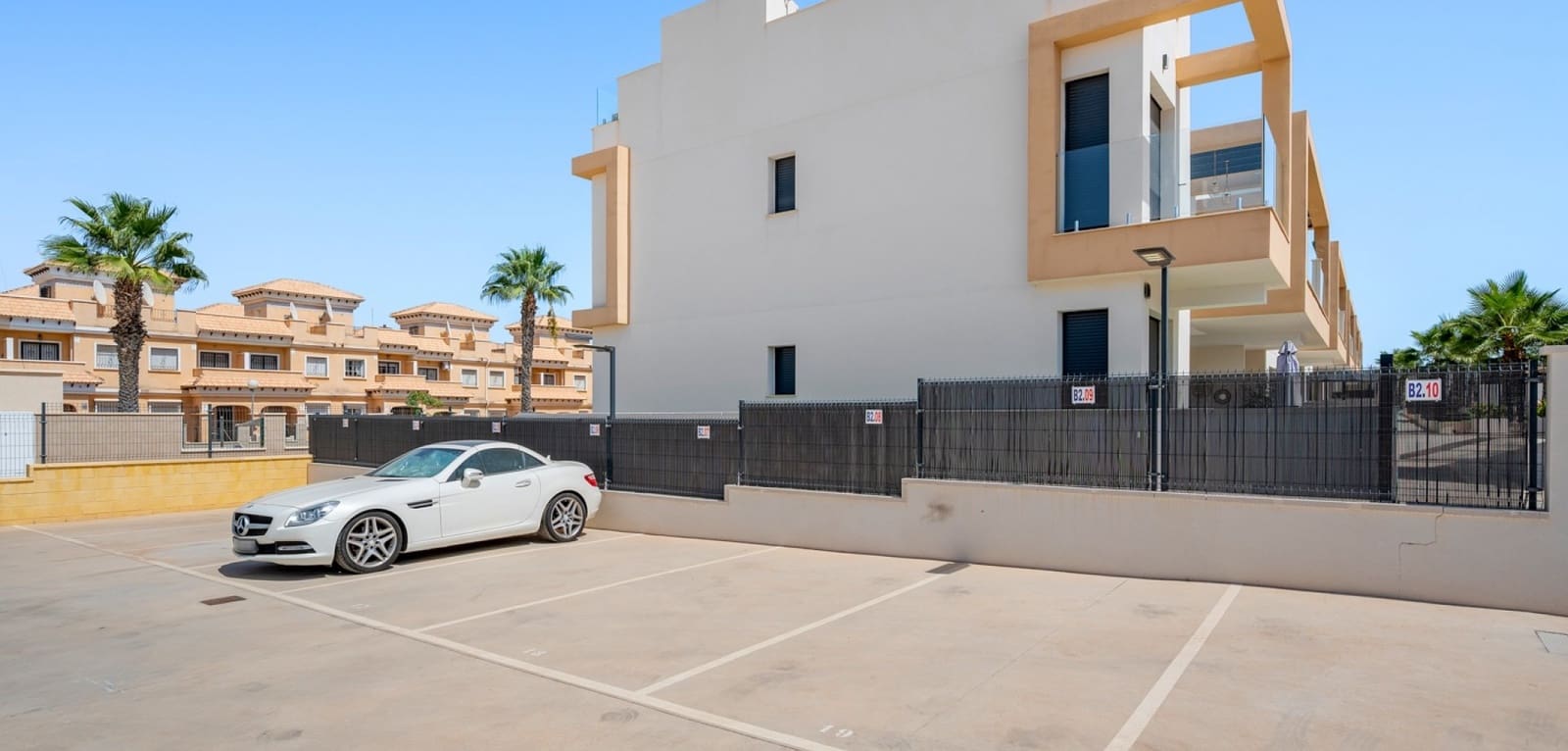 2 Zimmer Apartment zu verkaufen in Villamartin mit Pool - 279.000 € (Ref: 10072872)