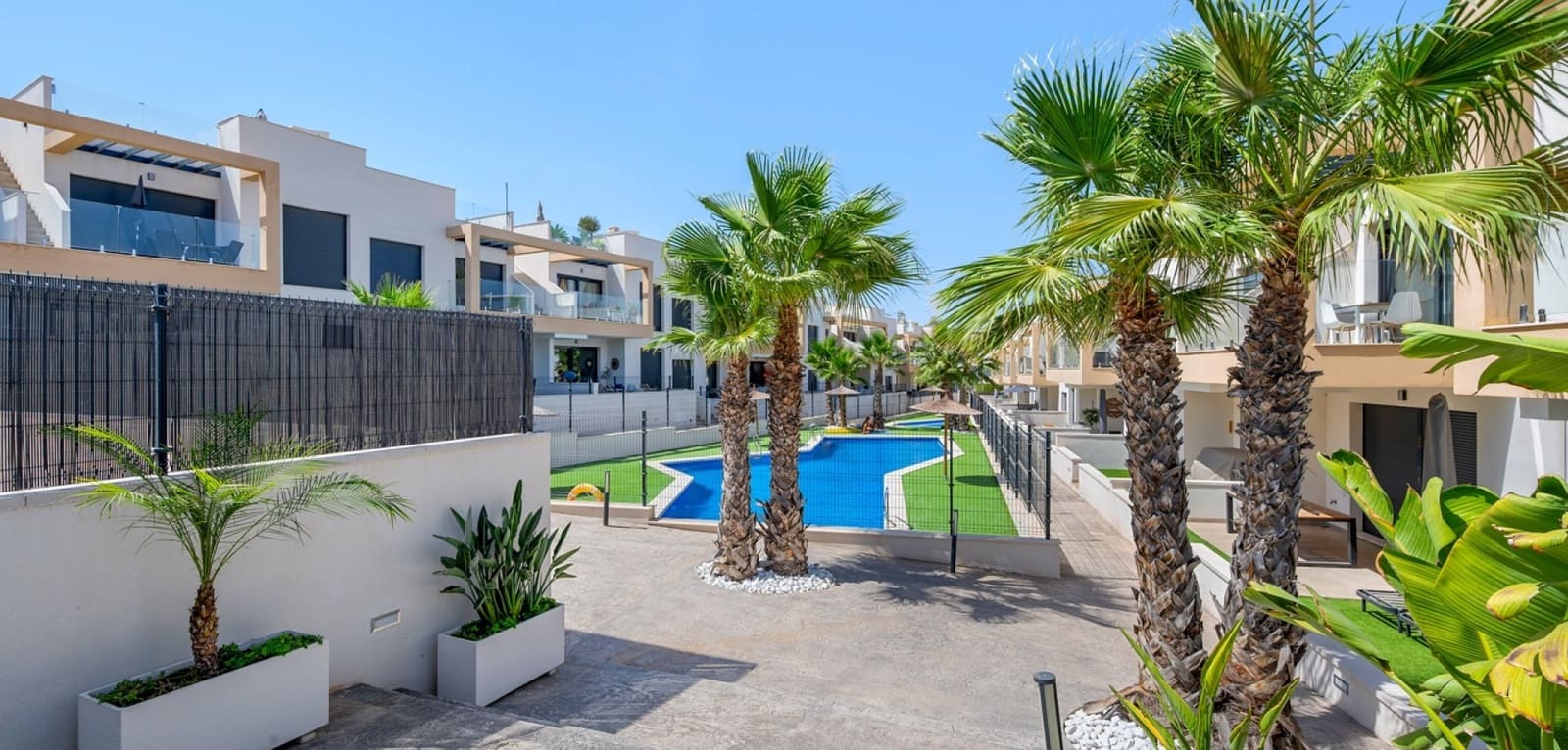 2 Zimmer Apartment zu verkaufen in Villamartin mit Pool - 279.000 € (Ref: 10072872)