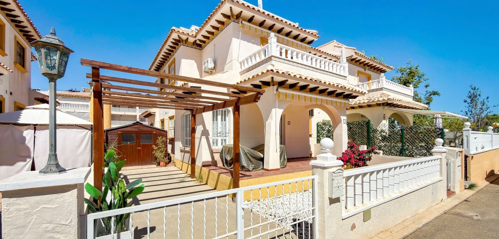 3 quarto Casa em Banda para venda em Orihuela Costa com piscina - 249 500 € (Ref: 10076837)