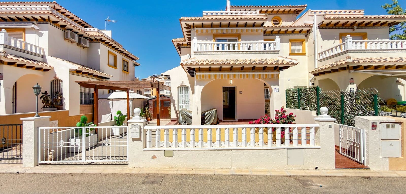 3 quarto Casa em Banda para venda em Orihuela Costa com piscina - 249 500 € (Ref: 10076837)