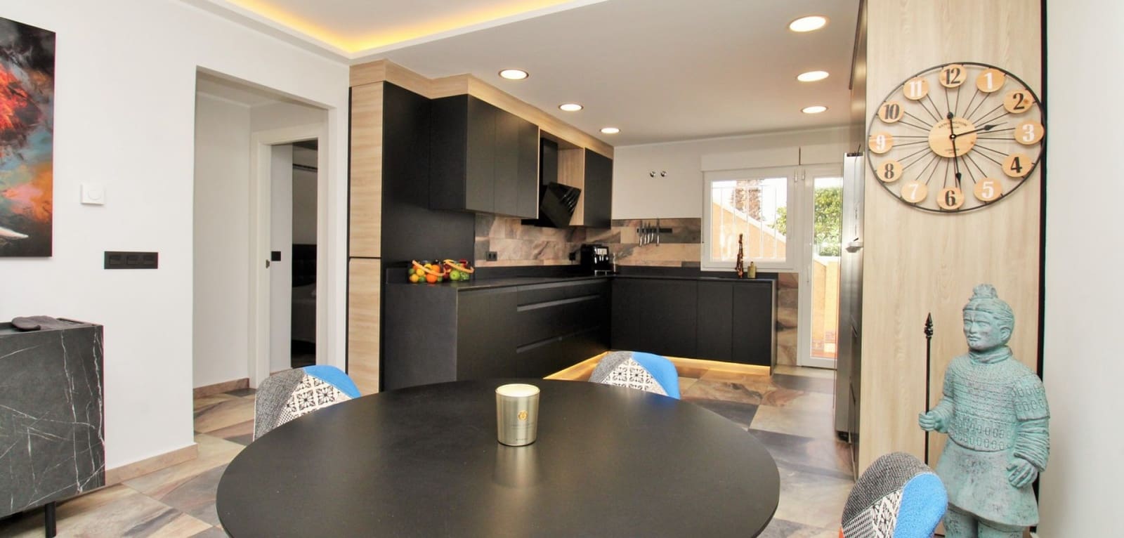 4 bedroom Villa for sale in Villamartin with pool - € 419,000 (Ref: 10082013)