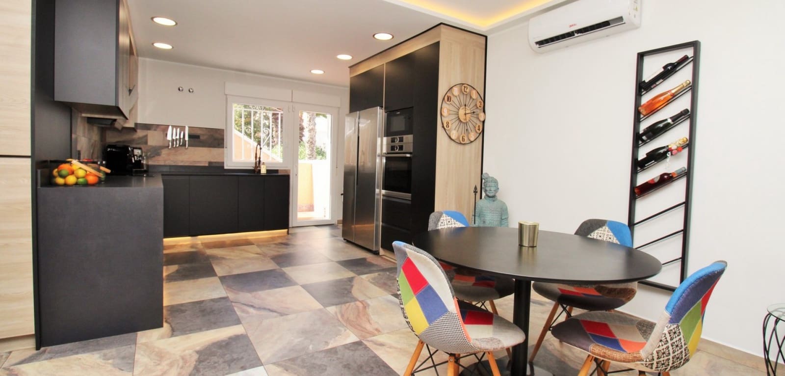 4 bedroom Villa for sale in Villamartin with pool - € 419,000 (Ref: 10082013)