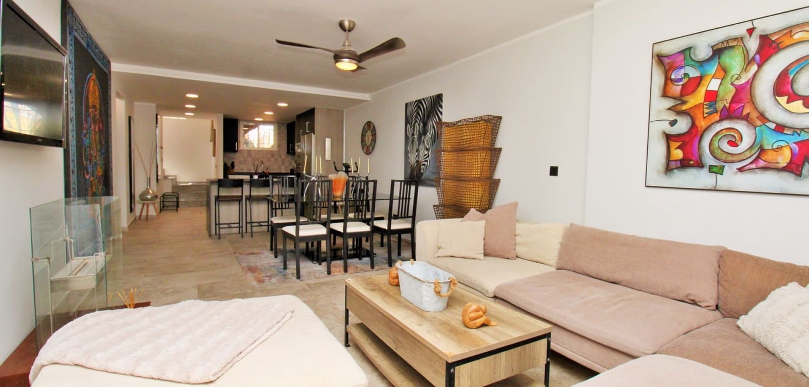 4 bedroom Villa for sale in Villamartin with pool - € 419,000 (Ref: 10082013)