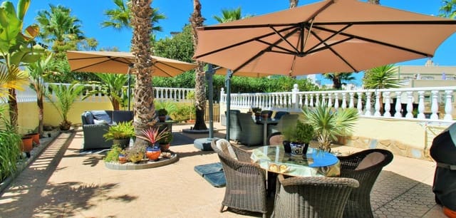 4 bedroom Villa for sale in Villamartin, Orihuela with pool - € 419,000 (Ref: 10082013)