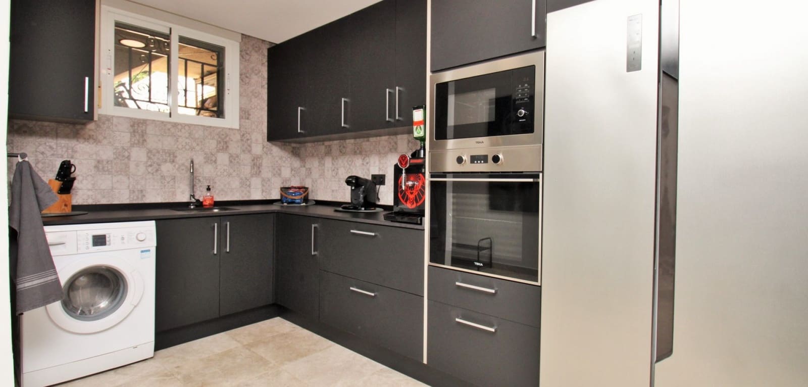 4 bedroom Villa for sale in Villamartin with pool - € 419,000 (Ref: 10082013)