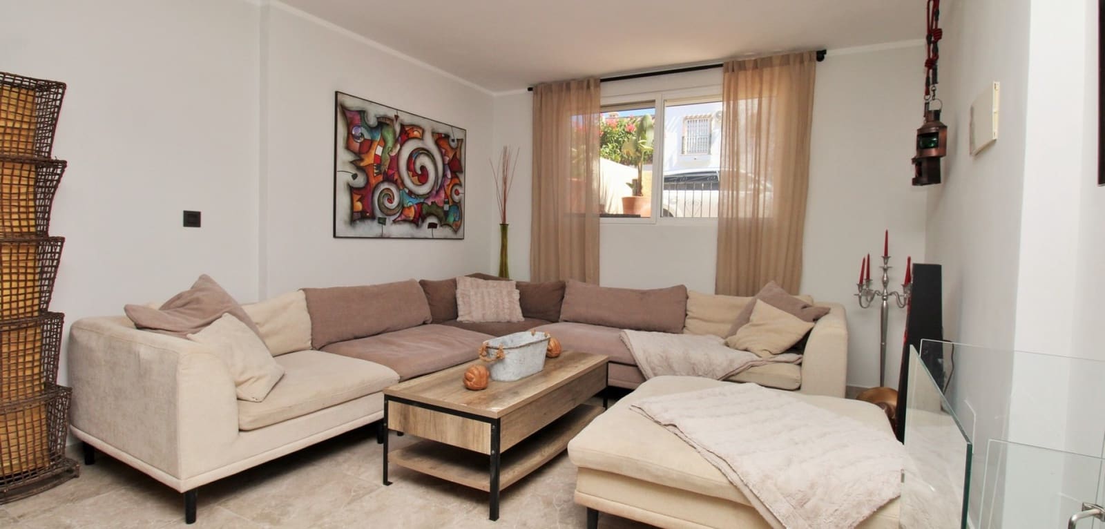 4 bedroom Villa for sale in Villamartin with pool - € 419,000 (Ref: 10082013)