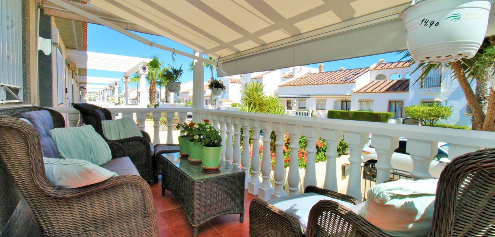 4 bedroom Villa for sale in Villamartin with pool - € 419,000 (Ref: 10082013)