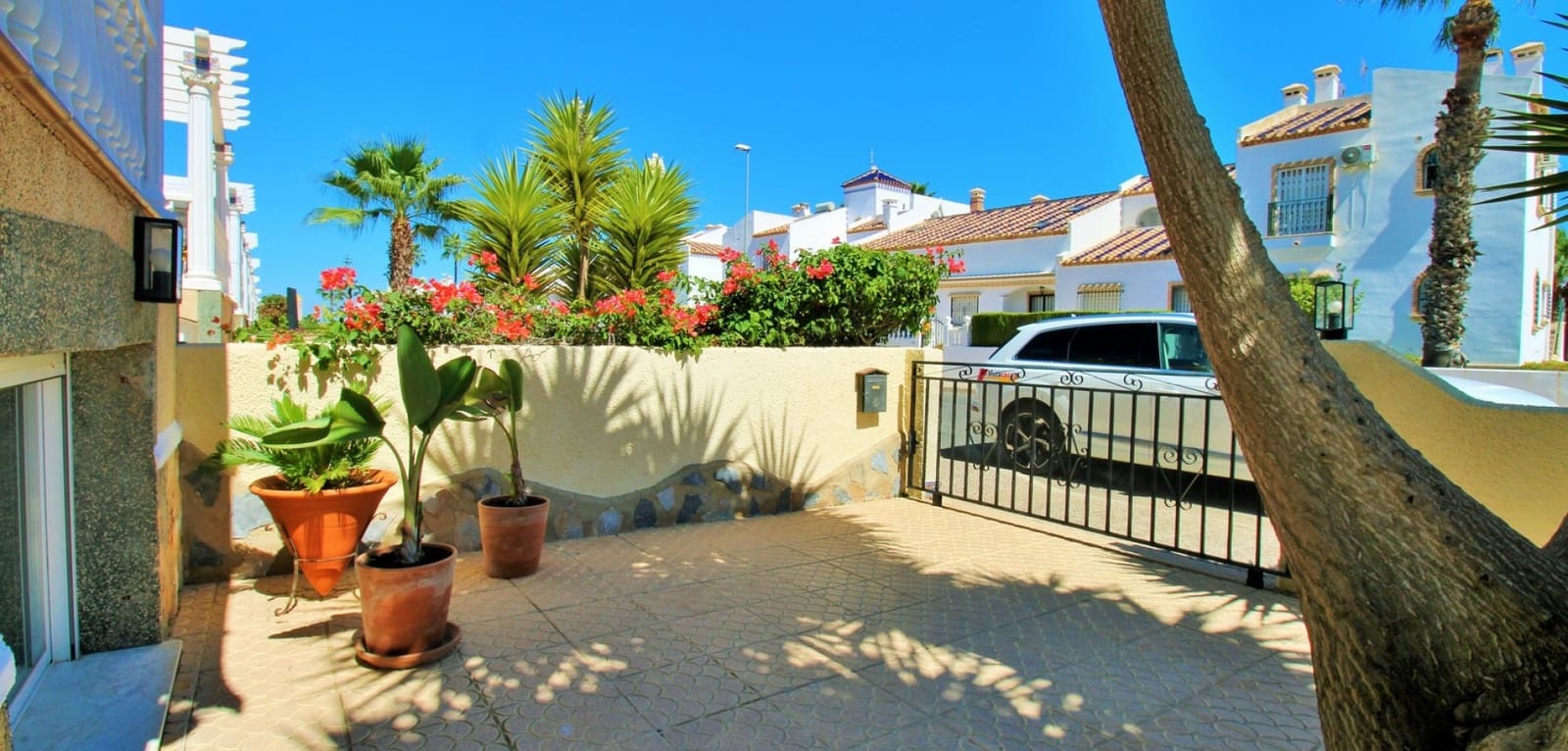 4 bedroom Villa for sale in Villamartin with pool - € 419,000 (Ref: 10082013)