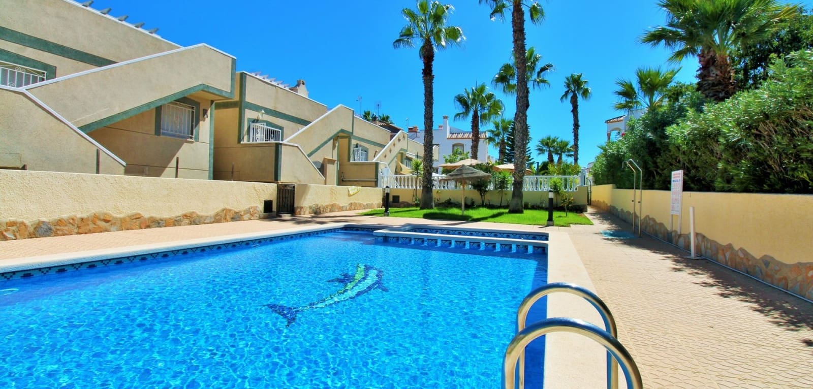 4 bedroom Villa for sale in Villamartin with pool - € 419,000 (Ref: 10082013)