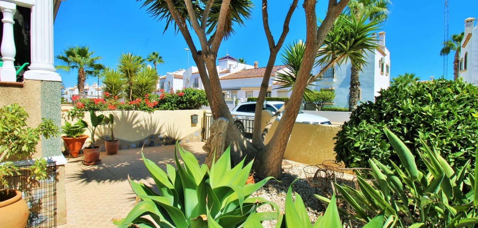 4 bedroom Villa for sale in Villamartin with pool - € 419,000 (Ref: 10082013)