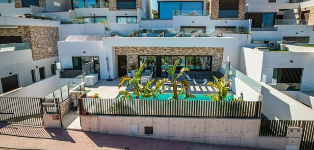 Chalet de 4 habitaciones en Rojales en venta con piscina - 745.000 € (Ref: 10082015)